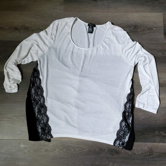 Deb Tops - White Long Sleeve Shirt w/ Black Lace detail sz 2X